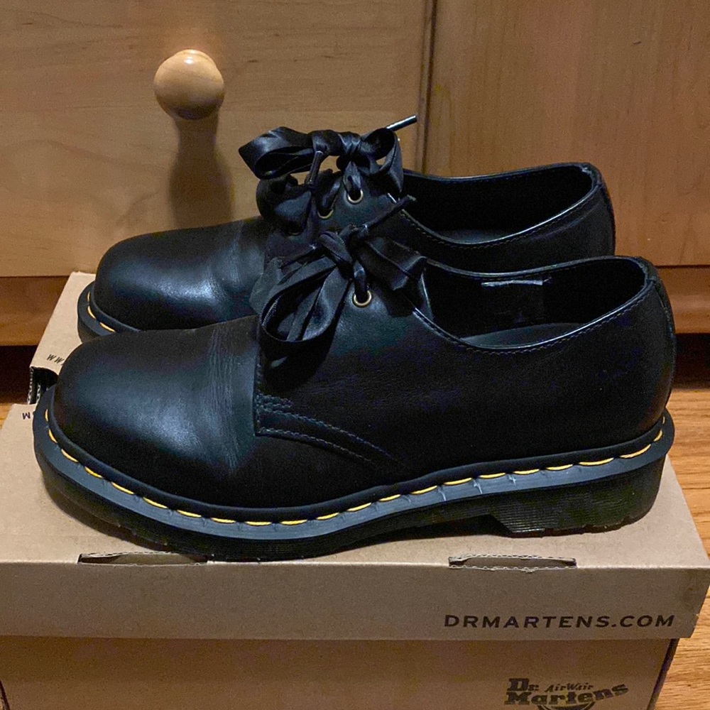 Doc Martens 1461 with silk laces